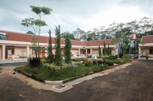 RedDoorz Plus Syariah at Hotel Indonesia Kajen 2