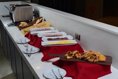 Tru By Hilton Chillan Ferrat 2