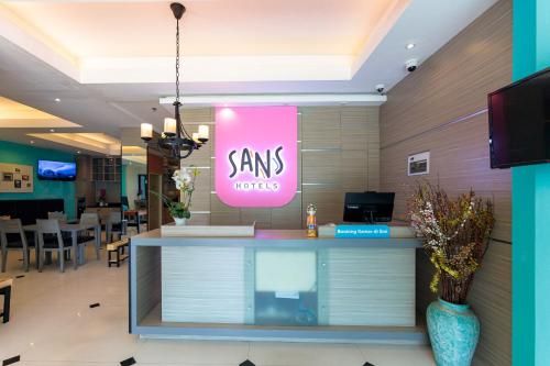 Sans Hotel Liv Ancol by RedDoorz 2