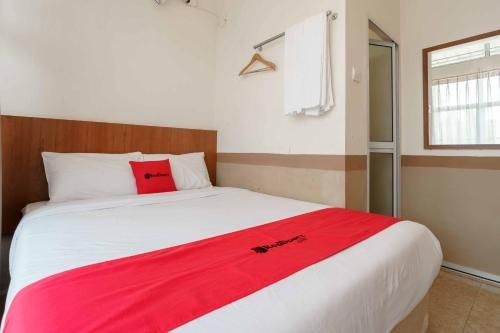 RedDoorz near Plaza Botania 1 Batam 2