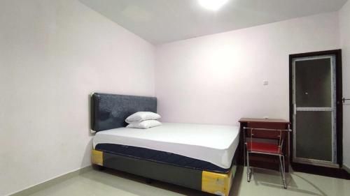OYO 93175 Wisma Syariah Dian Near Pare-pare 1