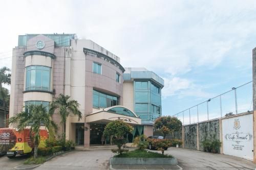 Royal Am Rei Hotel by RedDoorz 2