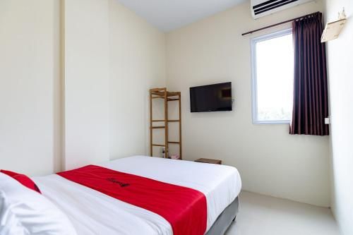 RedDoorz Plus at Komplek ABC Batu Aji Batam 2