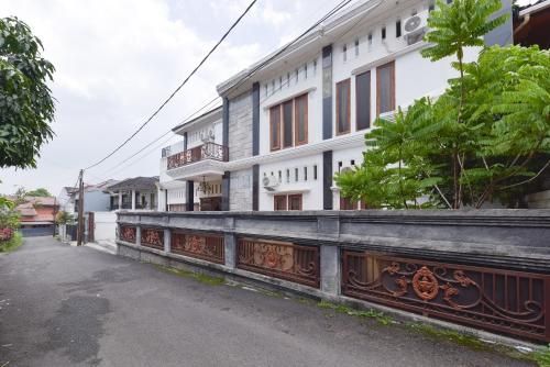 RedDoorz Syariah near Dago Pakar 2 2 estrellas en Bandung