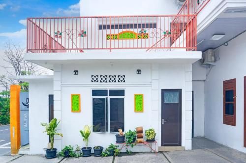 Hotel O Teluk Betung Near Water Park Lembah Hijau Formerly Kanajiwa Guesthouse 2 3 estrellas en Krui