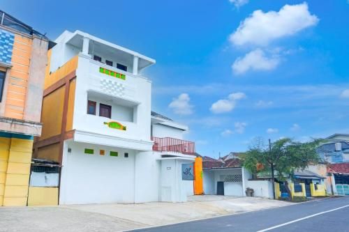 Hotel O Teluk Betung Near Water Park Lembah Hijau Formerly Kanajiwa Guesthouse 2 3