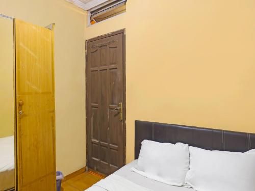 SPOT ON 92569 Anto Homestay SyariahNearPelabuhan Feri Harbor Bay 3