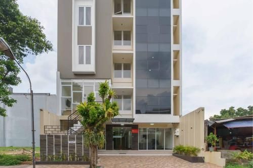 RedDoorz Plus near Eka Hospital BSD 5 3 estrellas en Jakarta