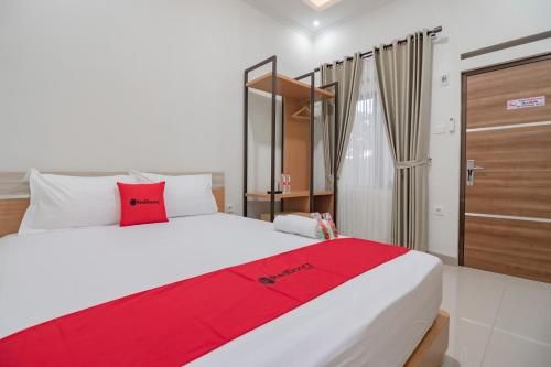 RedDoorz Syariah @ Boemi Guesthouse Tasikmalaya 2 estrelas em Tasikmalaya