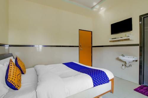 SPOT ON Indirasagar Executive 2