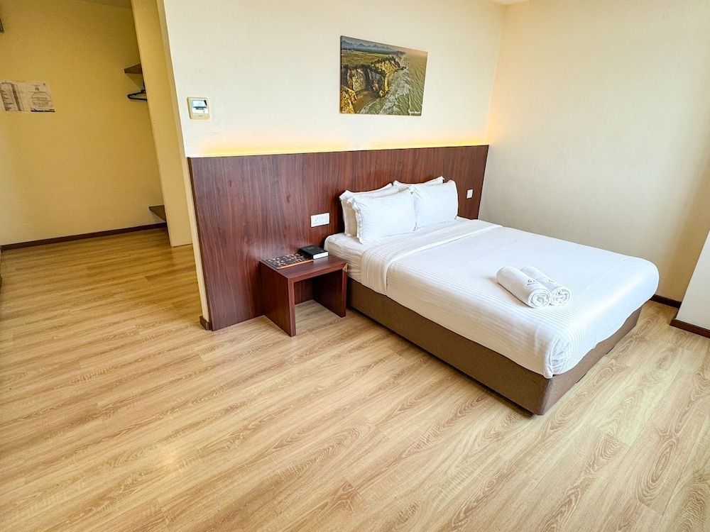 EMART HOTEL RIAM SDN BHD 3