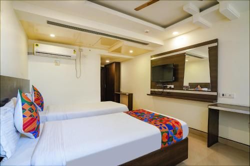 FabHotel Golden Way 3