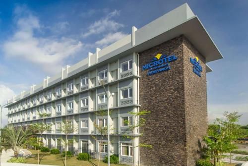 Microtel Inn & Suites by Wyndham San Fernando 1
