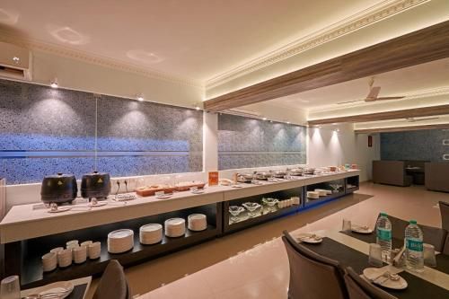 Downtown Business Hotel 2