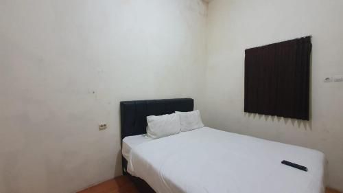 RedDoorz Syariah At Demasto Homestay Jember 2