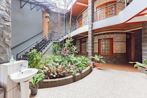 Urbanview Hotel Villa Surya Bandung 2