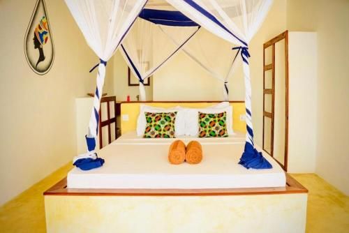 Mnana Beach Bungalows 3