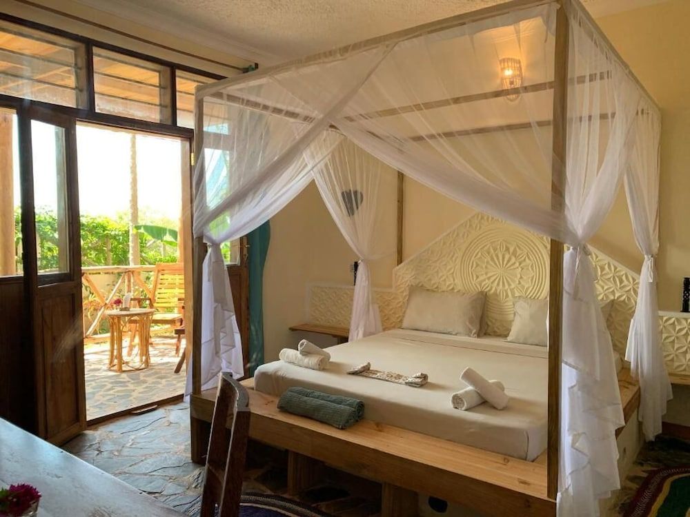 Tropical Sunset Boutique Hotel 3