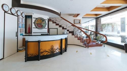 RedDoorz Premium @ Nick Hotel Gerona Tarlac 3