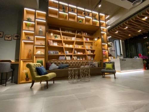 Tian Zhong Hotel 2