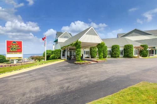 Apple Tree Inn; SureStay Collection by Best Western 2