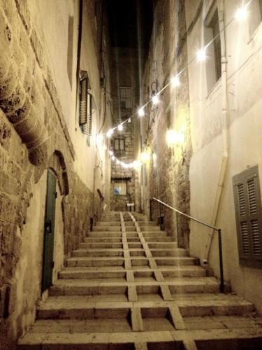 Nzar Khoury for Hosting 2