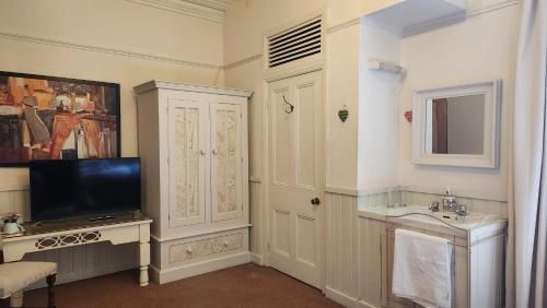 Cornerstones Guest House 2