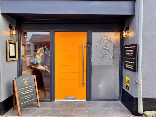 Brightham House - Exclusively for Adults 3