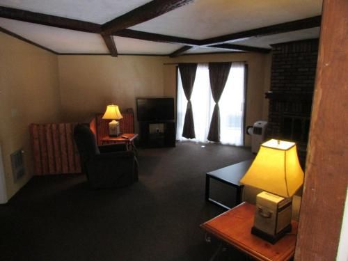 The Lake George Inn 2