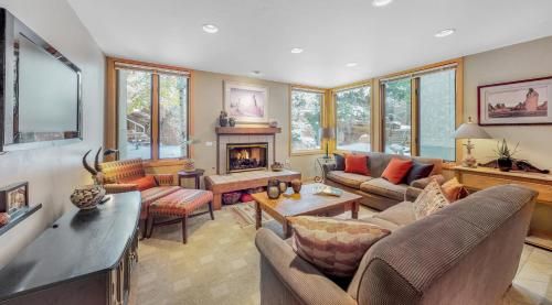 Tamarack Townhomes - CoralTree Residence Collection 2