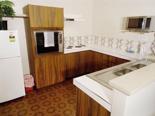 Scarborough & Absolutely Beachfront 1