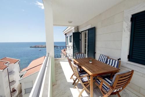 Montesan Luxury Apartments Sveti Stefan 2