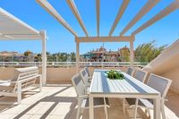 YOLO Spaces – Sotogrande Ocean View Penthouse