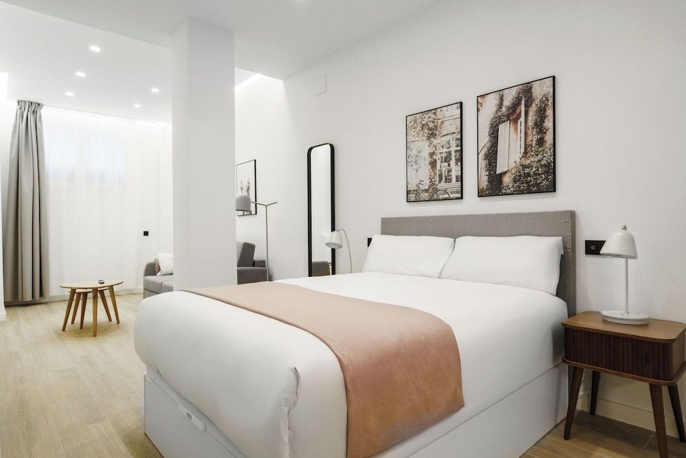 limehome Madrid Calle de Matilde Diez 2