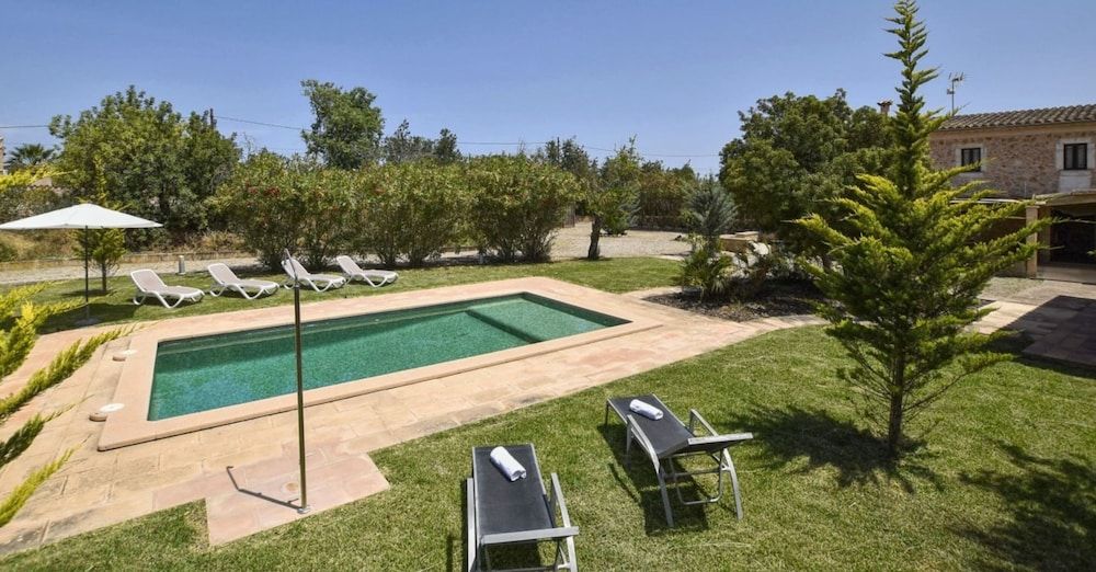 Holiday Home in Buger With Pool and Garden