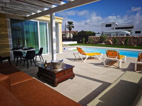 Espacio Room con Piscina, LAJARES 1