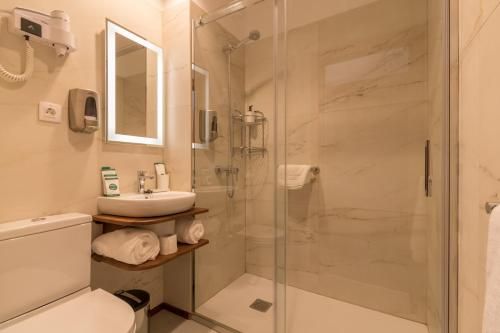 Holiday Time Calle Real 2