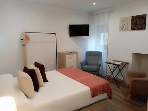 Habitación ideada para parejas con Jacuzzi, desayuno romántico y opción de cenas en su restaurante 2