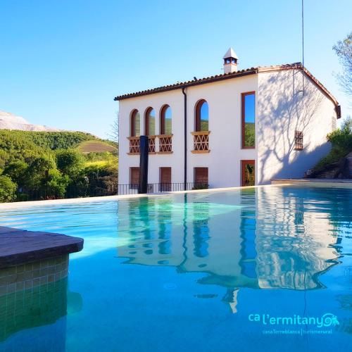 Ca l' Ermitanyo- Casa Torre Blanca 1