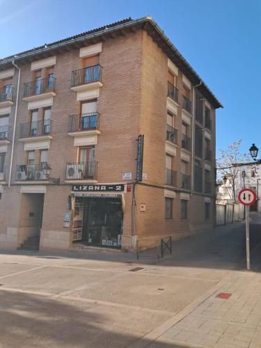 Hostal Lizana 2 2 estrellas en Huesca