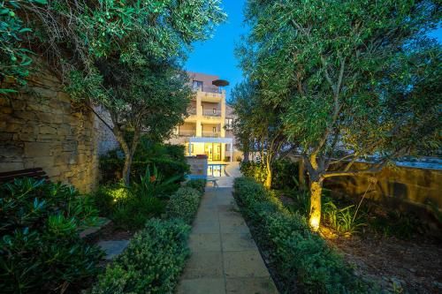 Viewpoint Boutique Living 2