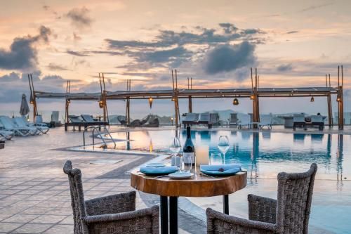 Orizontes Hotel Santorini 2