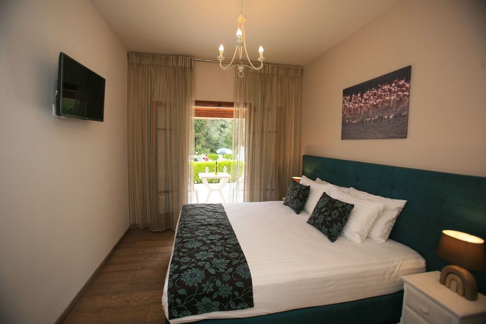 Summer Wine Friendly Resort 2