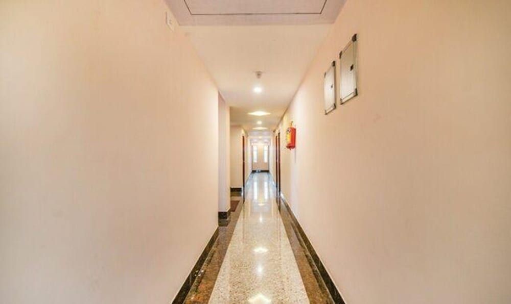 Fabhotel Radha Residency 2