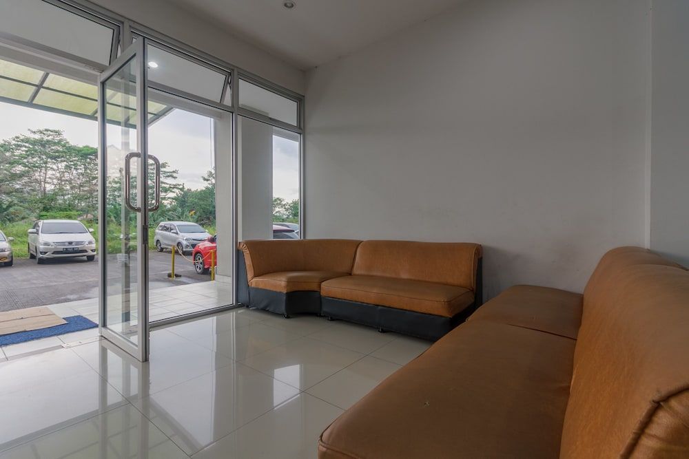 RedDoorz Apartment @ Dramaga Tower 2