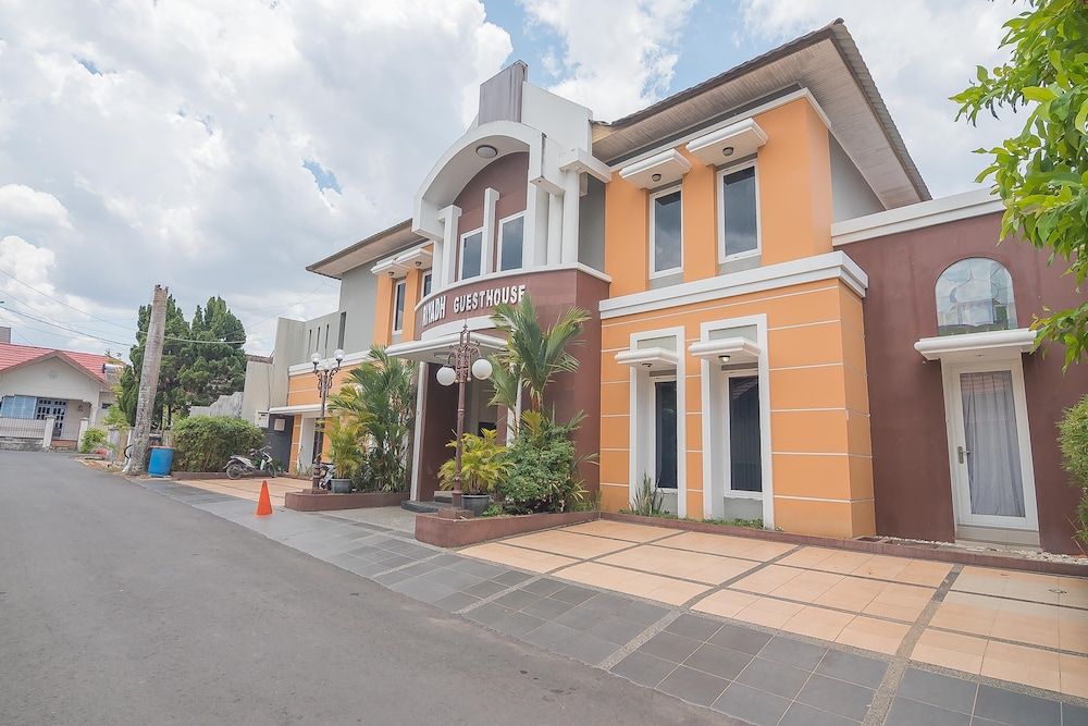 RedDoorz Syariah Plus @ Banjarbaru 2 2 estrellas en Banjarbaru