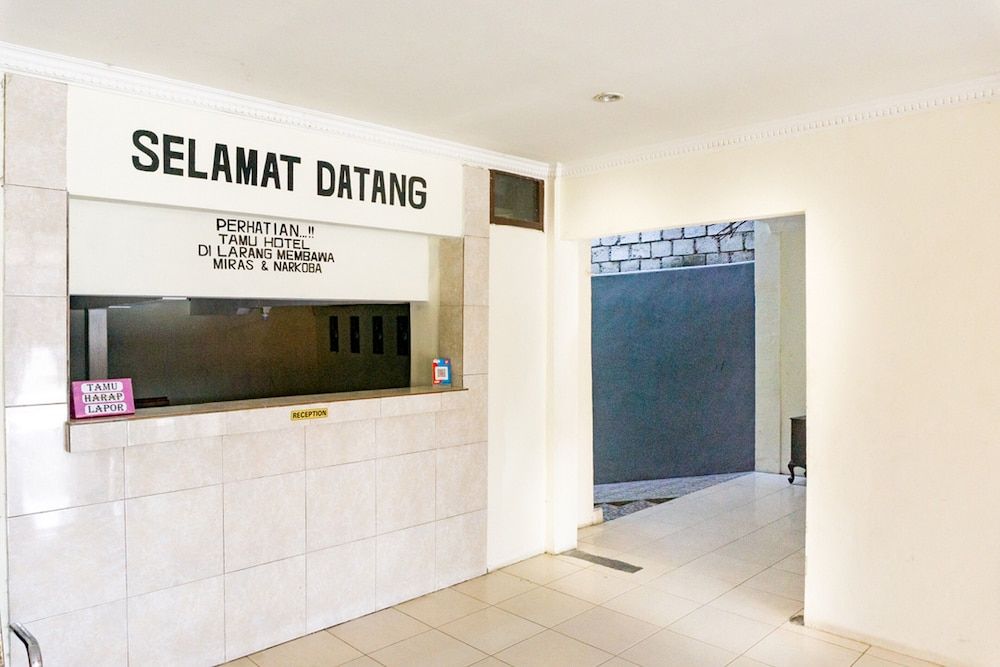 RedDoorz near Sentani Airport Jayapura 2