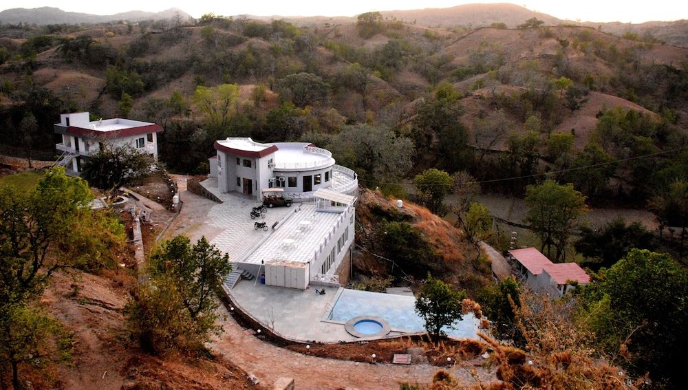 The Sky Imperial Pavoreal Jungle Resort 2