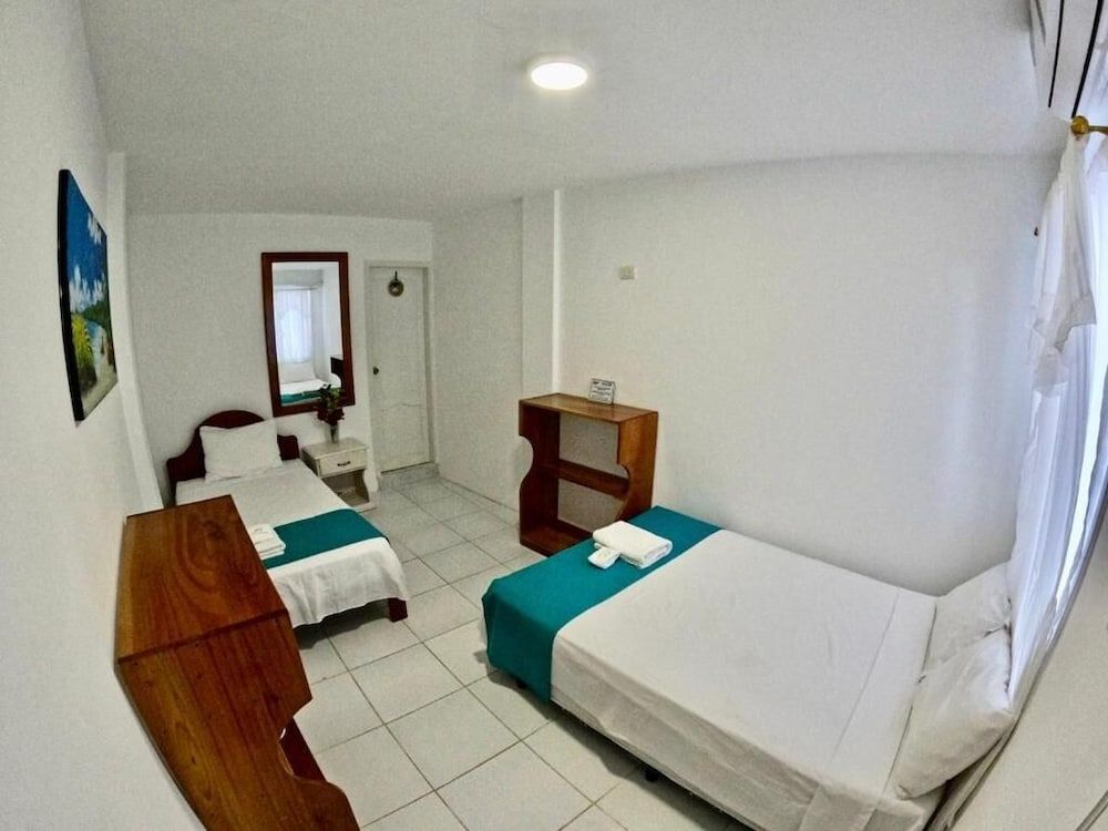 Galápagos Isabela Hotel Loja 3