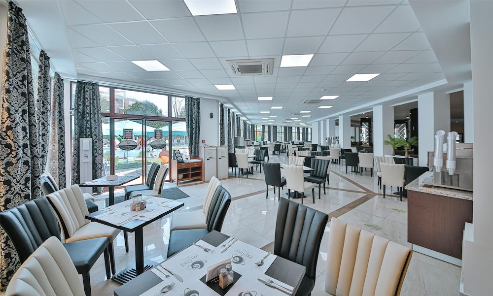 Prestige Hotel and Aquapark 3